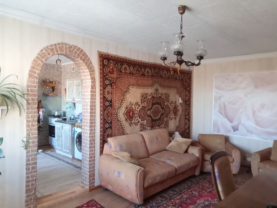 Продам  2х комнатную в центре города. Проспект Абая, 14.