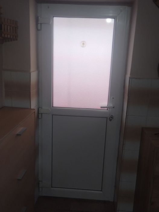 Vând ușă termopan.