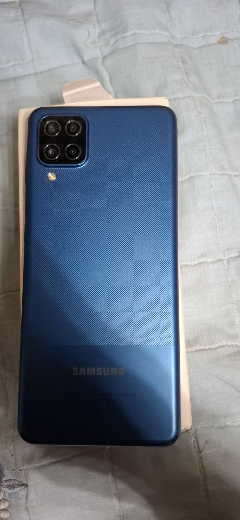 Смартфон Samsung Galaxy A12 4/64GB