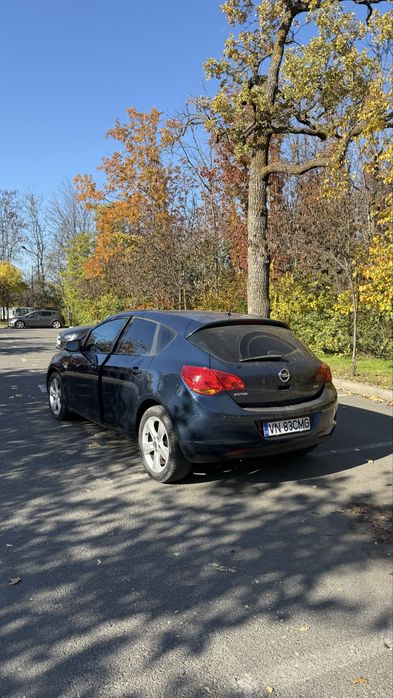 Opel ASTRA J - 1.7 CDTI