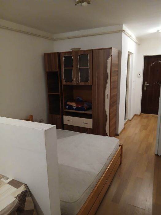 Inchiriez garsoniera