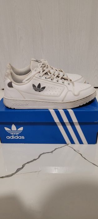 Продавам обувки Adidas