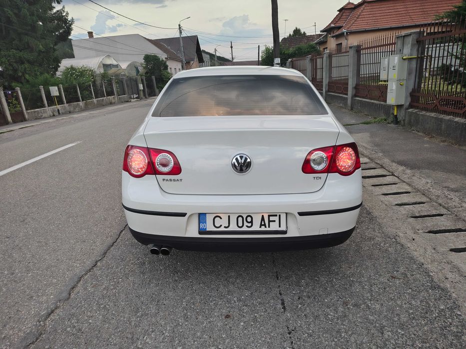 Vând Volkswagen Passat b6