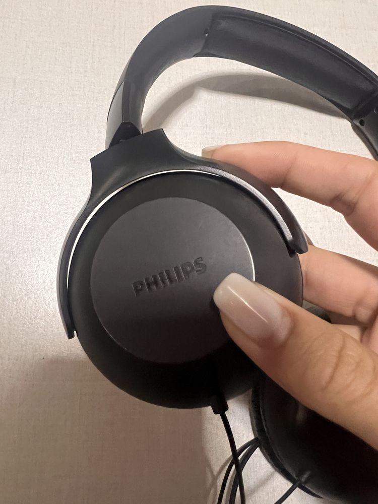 Слушалки Philips с кабел