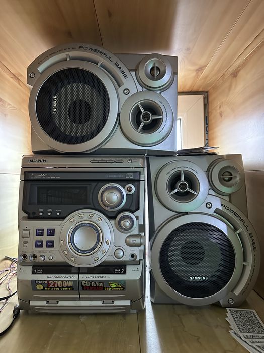 Музыкальный центр