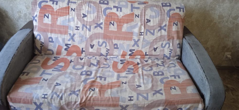 Отдам диван бесплантно