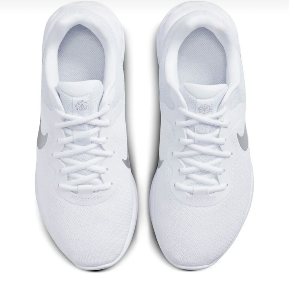 Nike Кроссовки цвет на фото