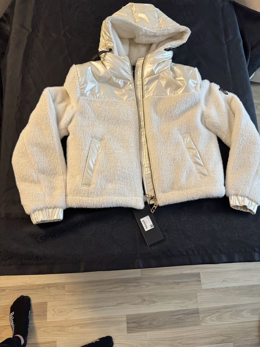 Gucci-Чисто ново оригинално дамско зимно яке S-M размер