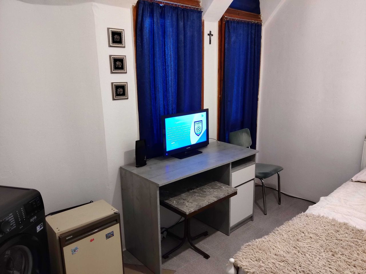 Дава се под наем Едностаен апартамент в Бургас, Център - 24 кв.м за 204 € - Снимка #2