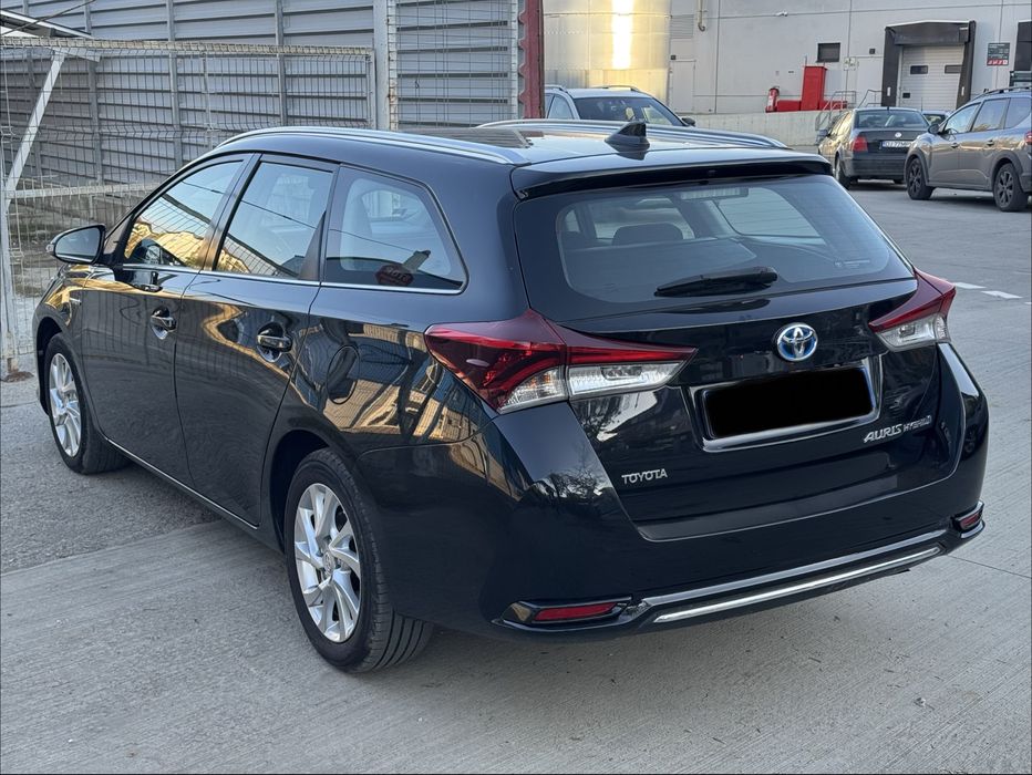 Toyota Auris 2016 1.8 hybrid rate/garantie/buy back