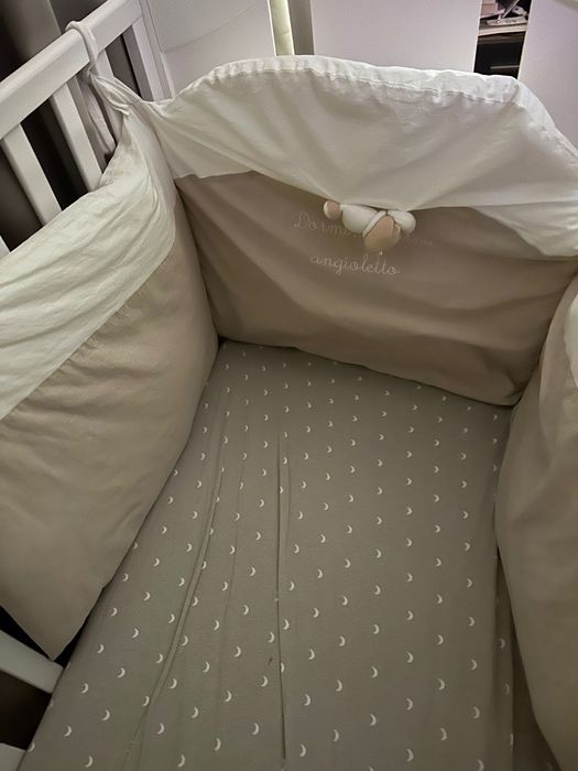 Patut bebe Anne Bebe cu roti și sertar