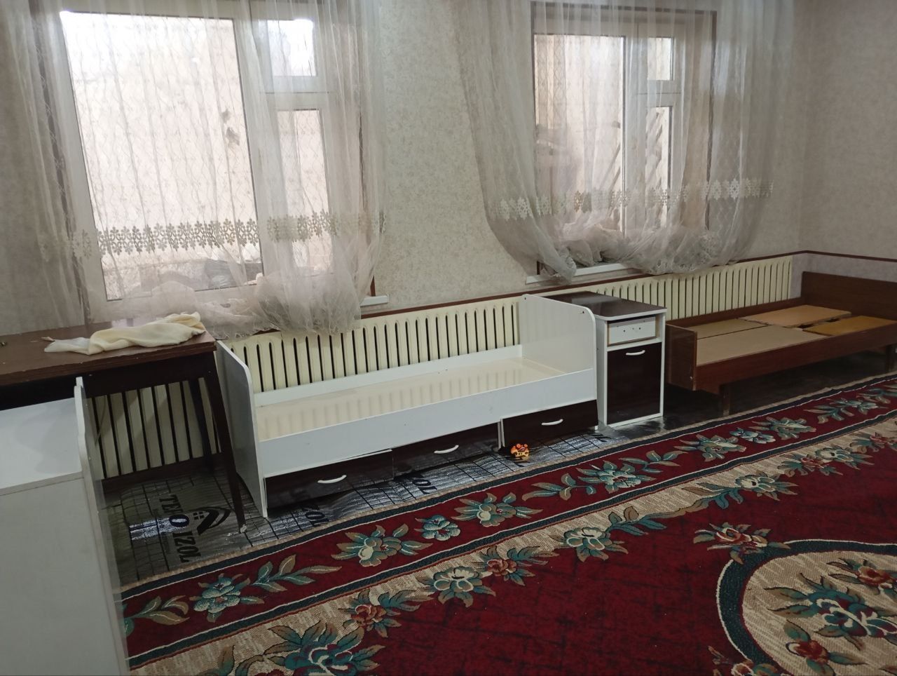 300$ xozyaykasiz hovli oilaga