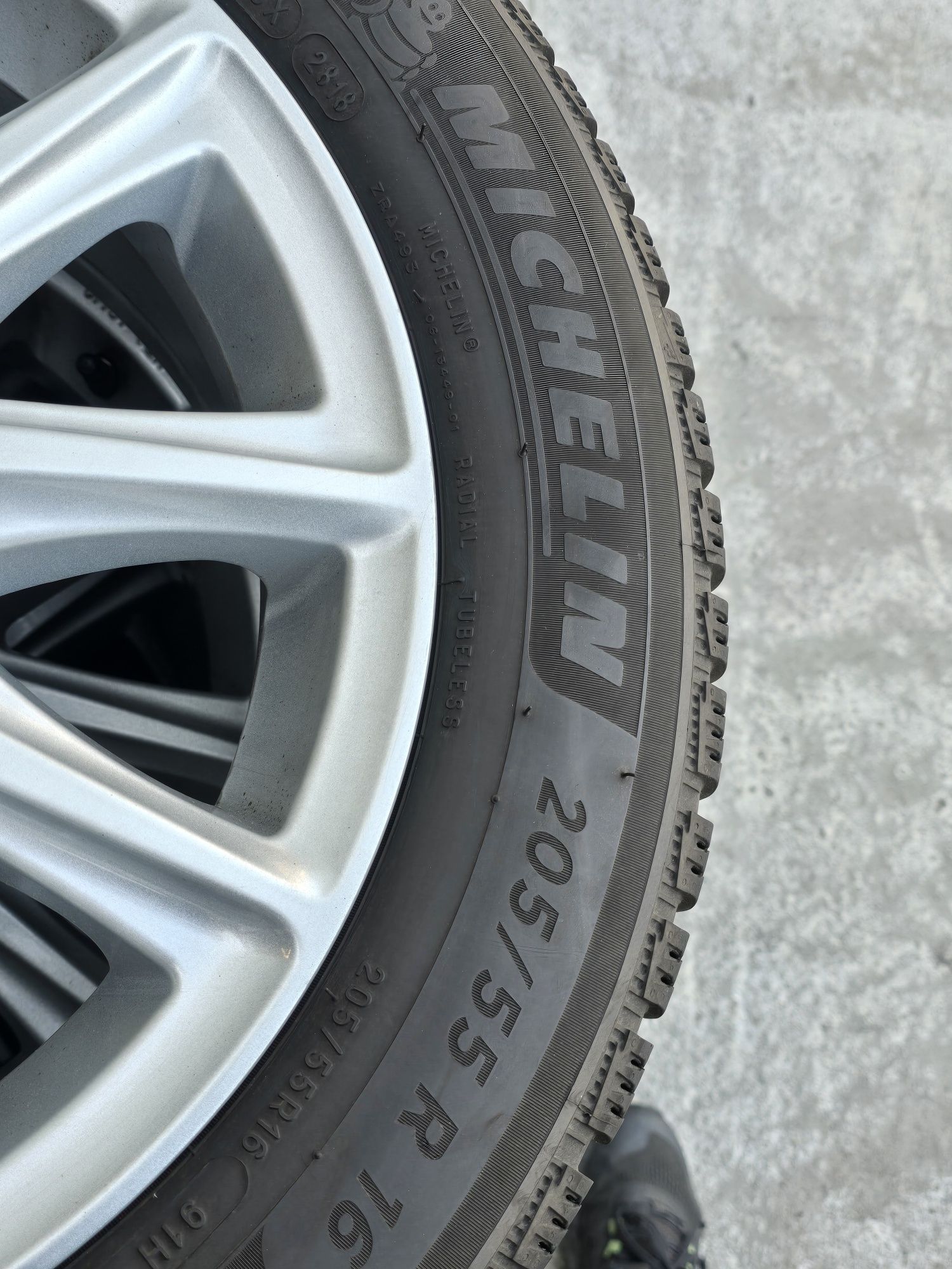 4 Броя 205/55/16 Michelin 2x7,8mm 2x6,6mm