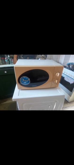 cuptoare microunde noi cu 2 ani garantie si SH cu garantie