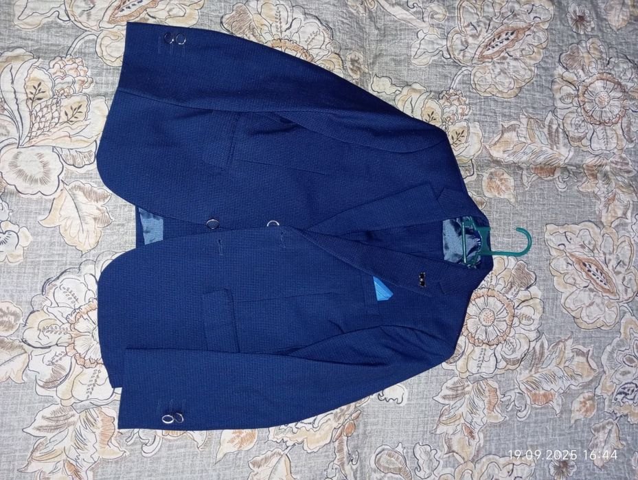 Костюм тройка школьный на мальчика 6-7 лет размер 30, Турция