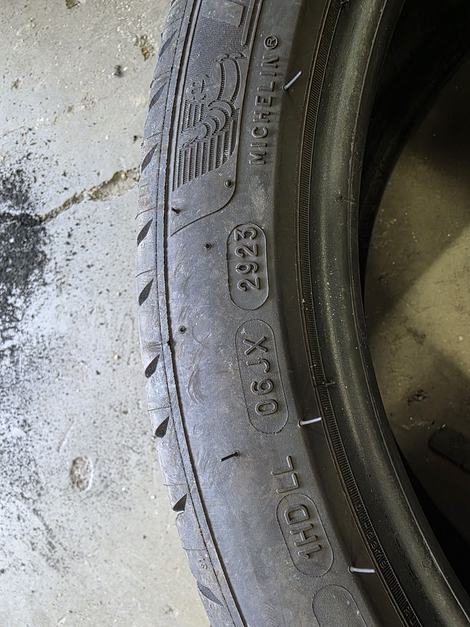 205 45 17 2бр Michelin 23г