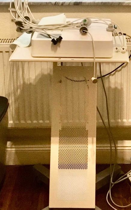 EKG Profesional Cardioline AR2100 view 12 canale electrocardiograf