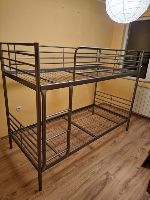 Двуетажно легло SVÄRTA (сребристо)