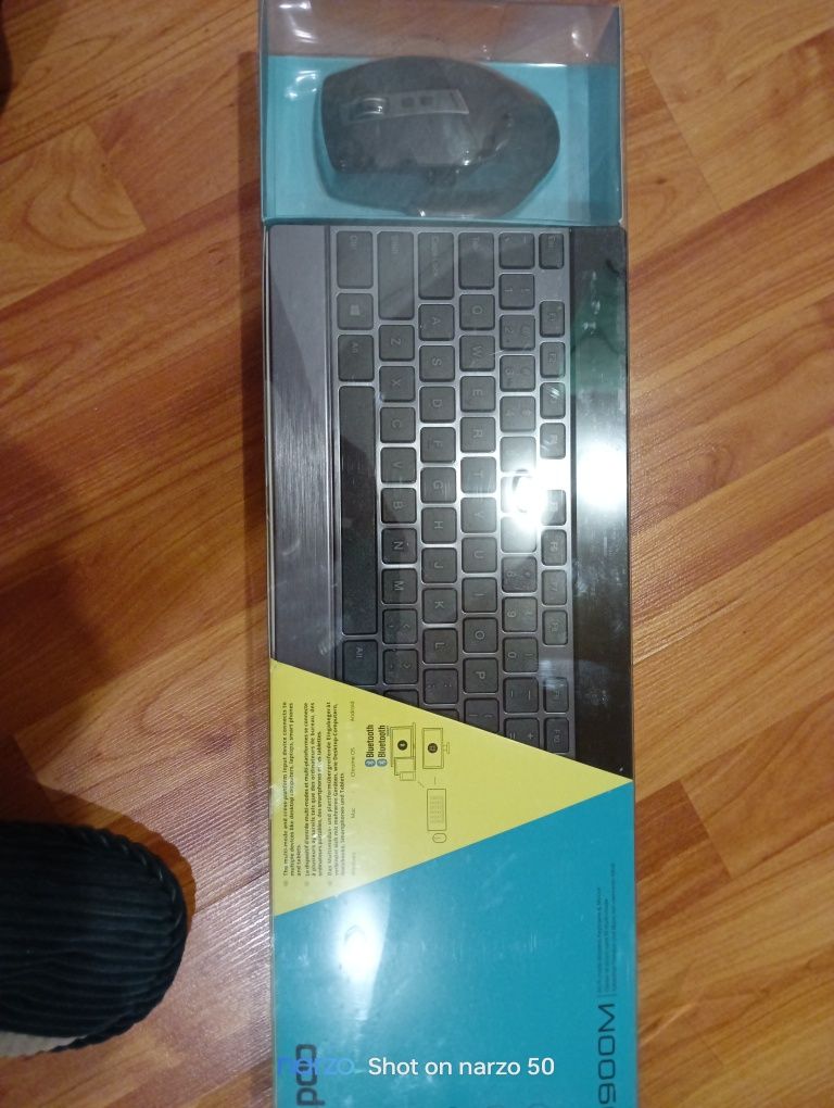 Продам  игровую клавиатуру с мышкой
