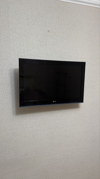 Телевизор lg. Диагональ 32 (81см)