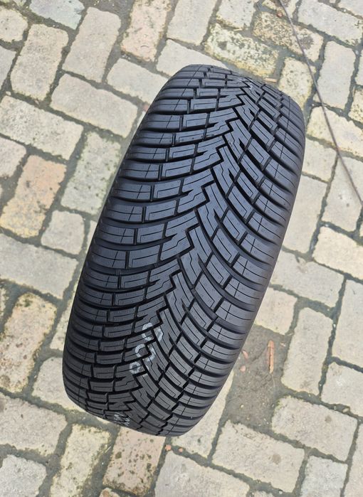 O bucată 225/215 55 R16 M+S iarnă - una Bridgestone Lassa Pirelli