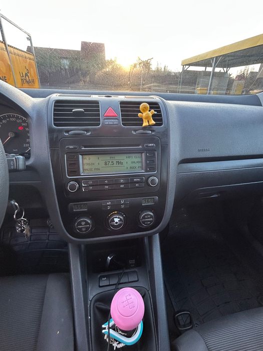 Volkswagen Golf 5 - 1.4 Benzină