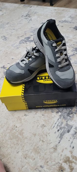 Încălțăminte muncă 36