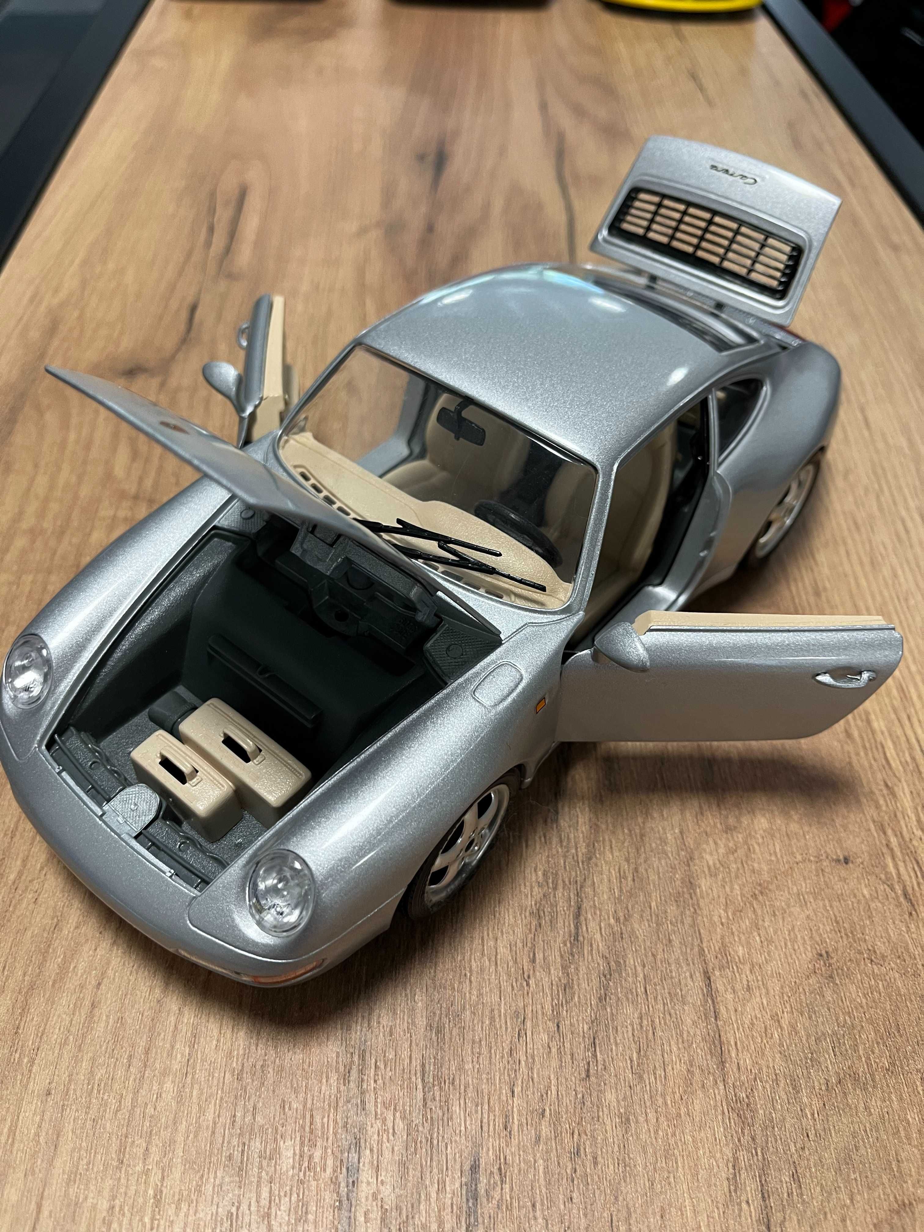 Метална колекционерска количка модел  BBURAGO PORSCHE 911  993  1:18