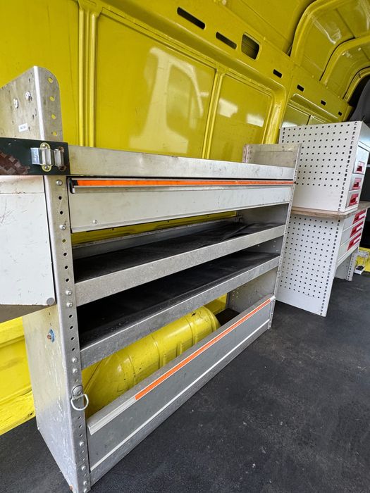 Шкафове за бус или ван