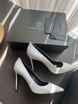 Обувки с ток Versace