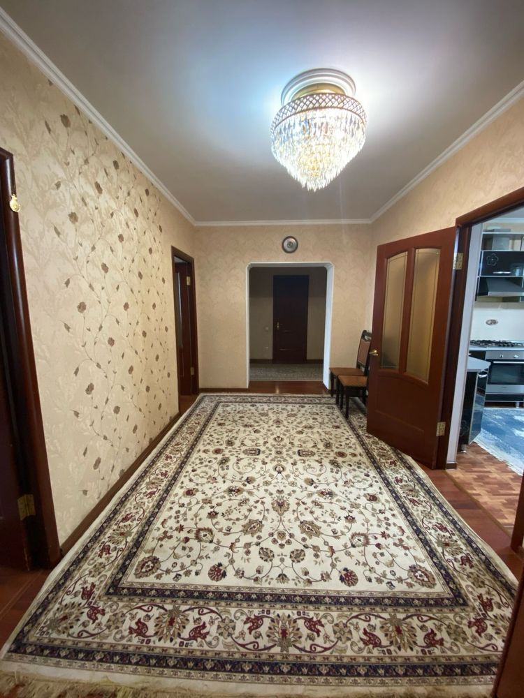 Продам 4 к.кв в 11 мкр