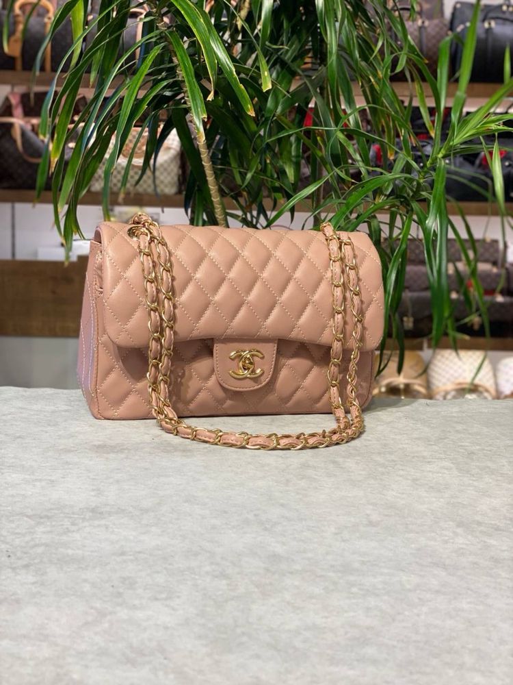 Geanta Chanel  Noua !!! Dimensiuni 26/18 !!!