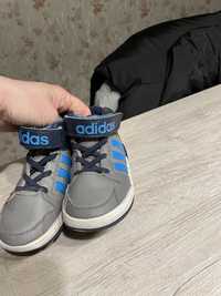 Adidasi Adidas tip gheata mar. 23 copii