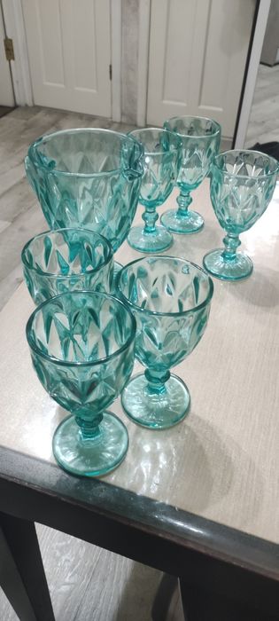 Продам красивые фужеры и графин набор в шикарном цвете