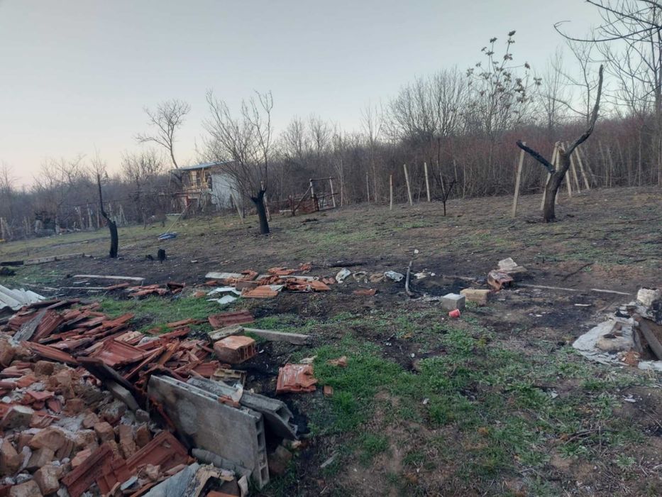 Парцел с къща местност Нежовец