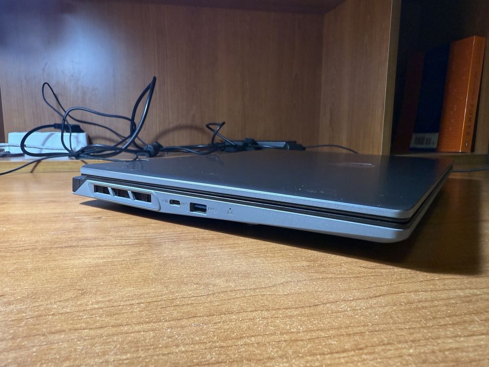 Лаптоп MSI Sword 16 HX B14VFKG