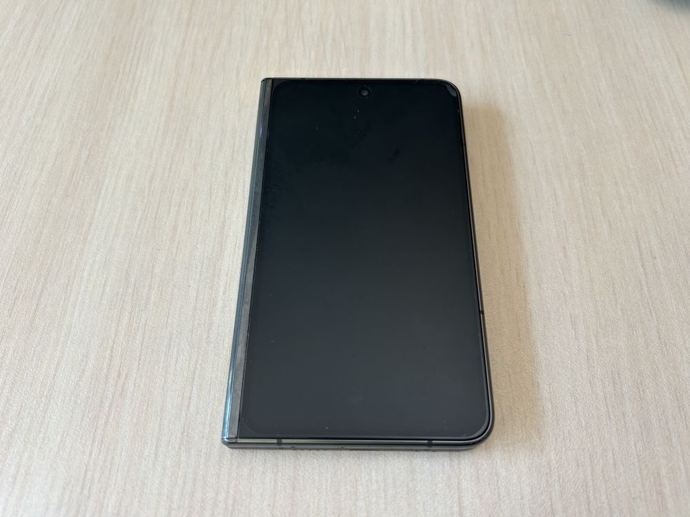 Продавам Google Pixel Fold 256/12GB