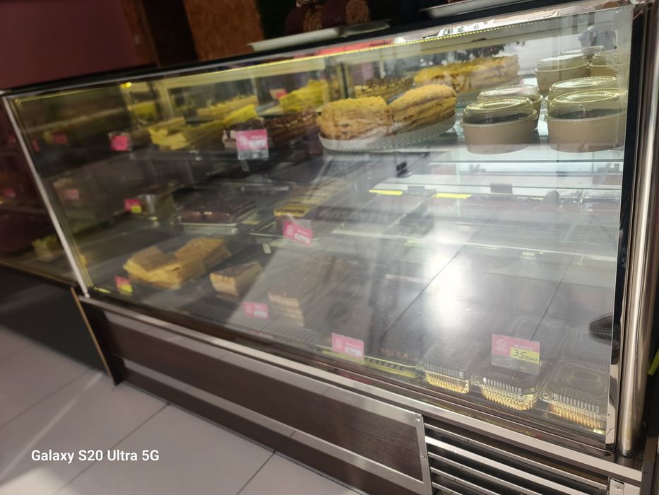 Ветрина торт перожни