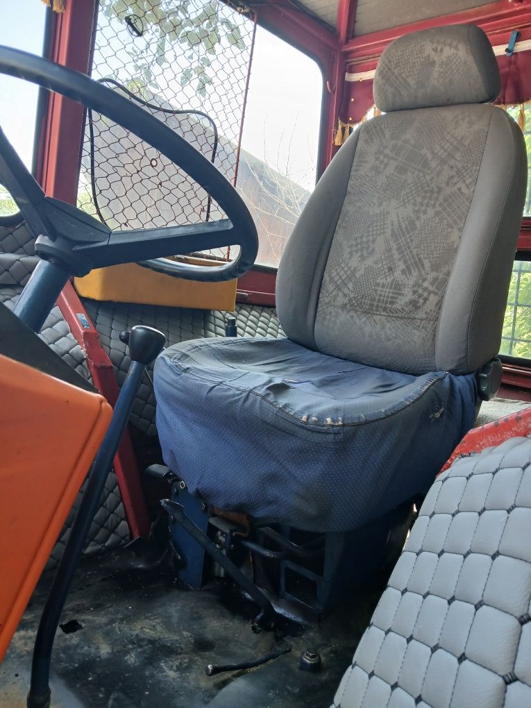 Tractor de vânzareU650