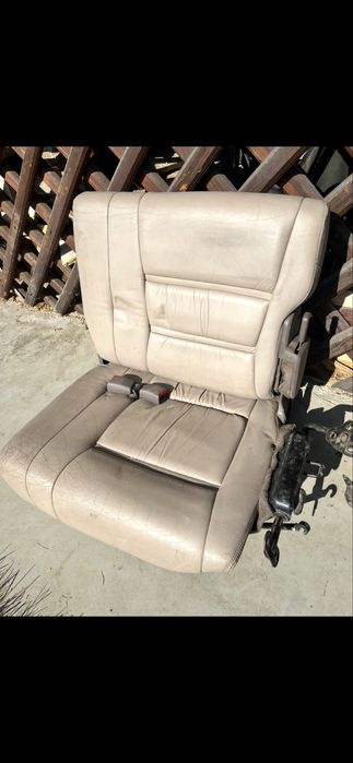 Bancheta/ canapea spate din piele pentru Toyota