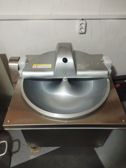 Продам Куттер почти новый цена 250000