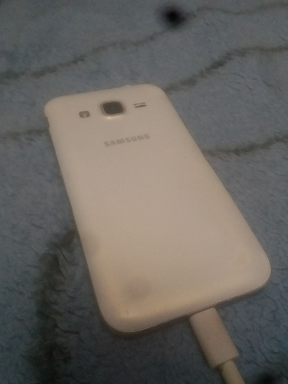 Продажа смартфона Samsung J1