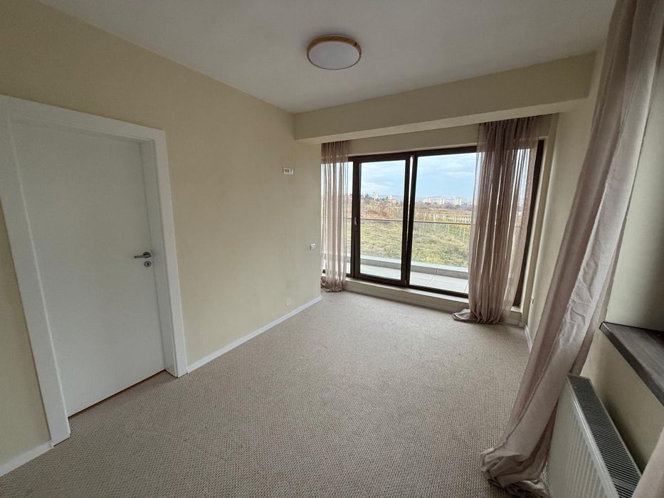 Inchiriez Ap 2 camere 70mp +parcare ,  intrare in Borhanci