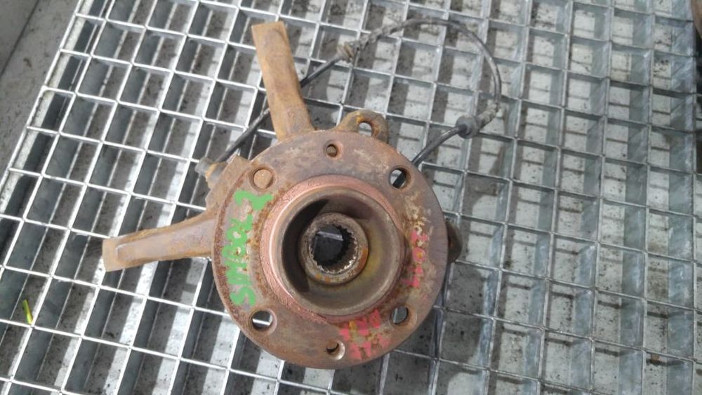 fuzeta dreapta fata renault symbol 2 1.2 b dupa 2008