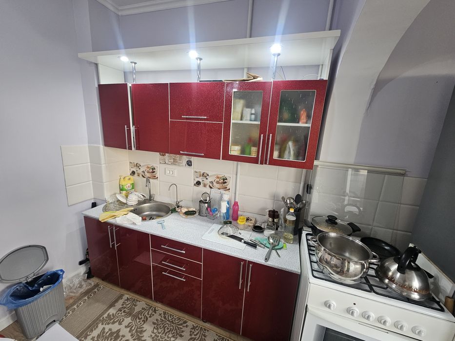 Продаю Кухонную гарнитуру