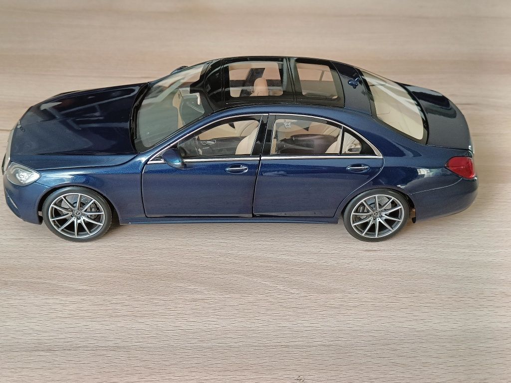 Mercedes W222 facelift dark blue, Norev 1:18