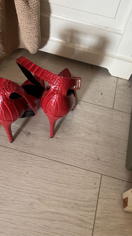 pantofi-dama Primadonna Collection,marimea 40,piele naturala,rosii