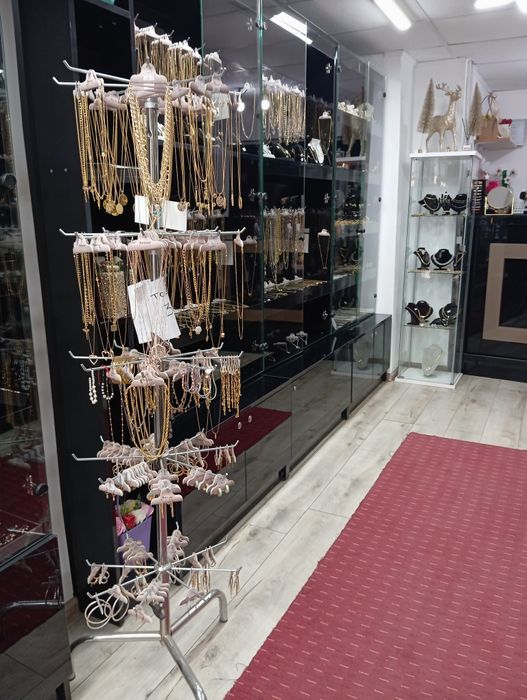 Vitrin toate Mobilier