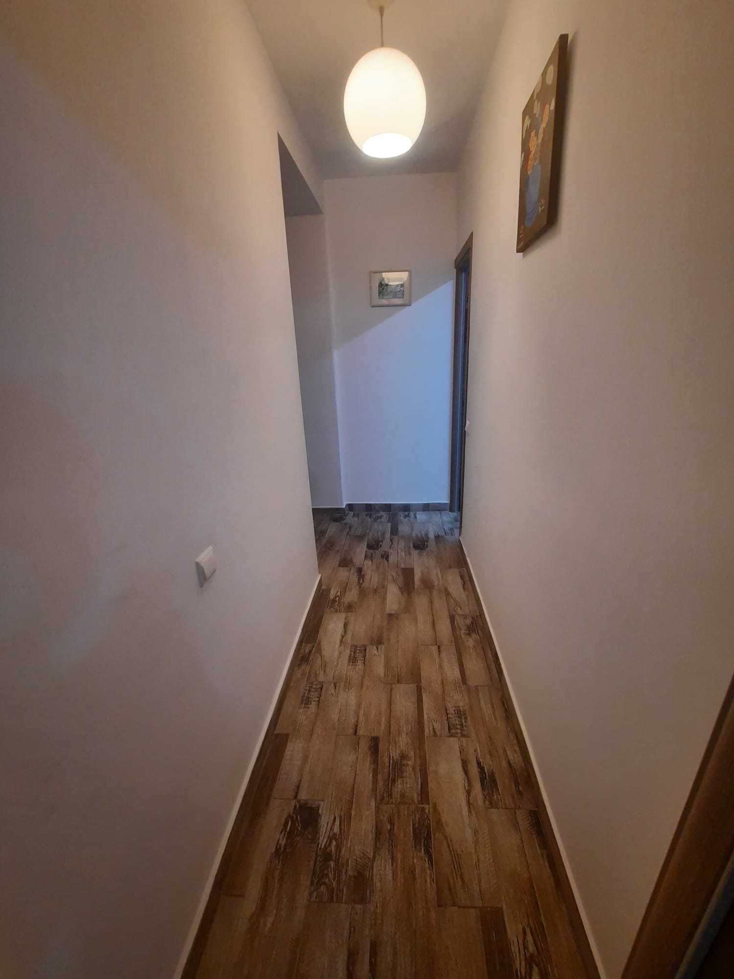 Apartament 3 camere de vanzare