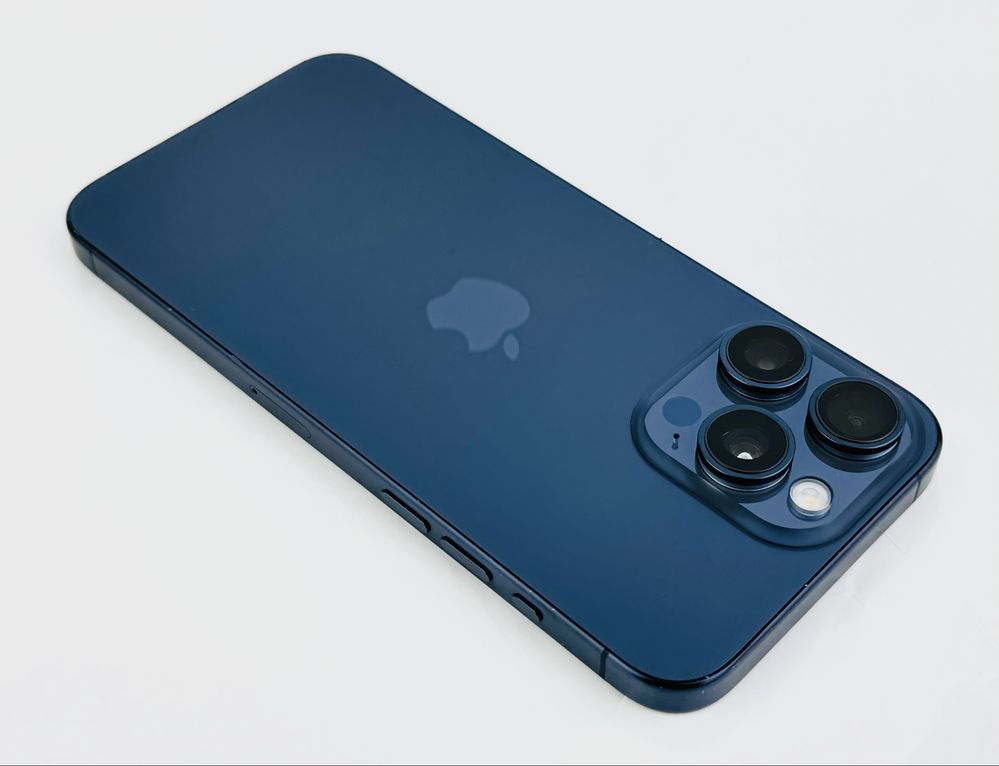 Apple iPhone 15 Pro Max 256GB Blue Titanium Отличен!